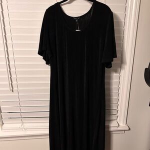 Vikki Vi Black Long Sleeve Maxi Dress